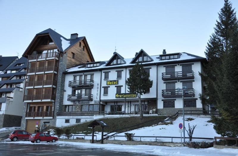 Hotel Tirol Formigal Esterno foto