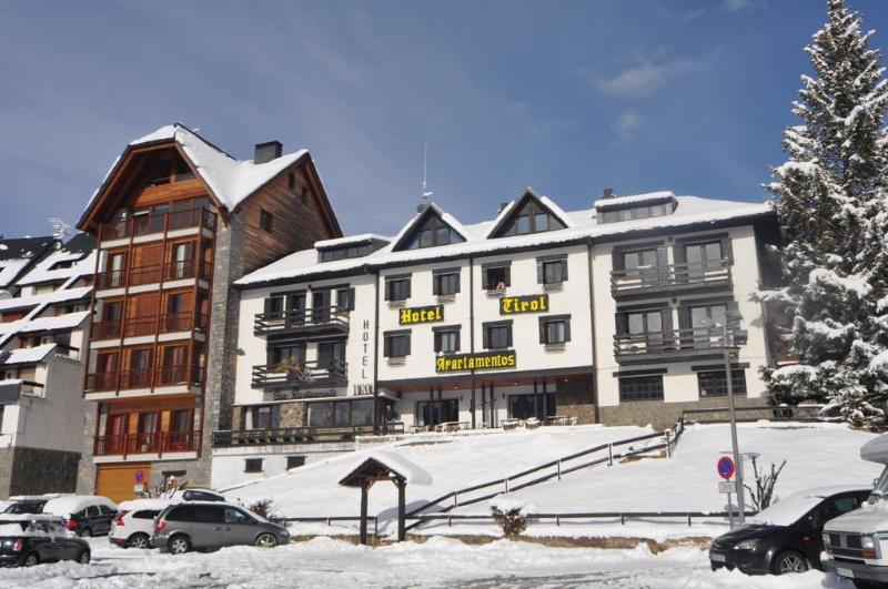 Hotel Tirol Formigal Esterno foto